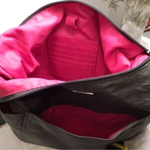 Baggallini travel crossbody